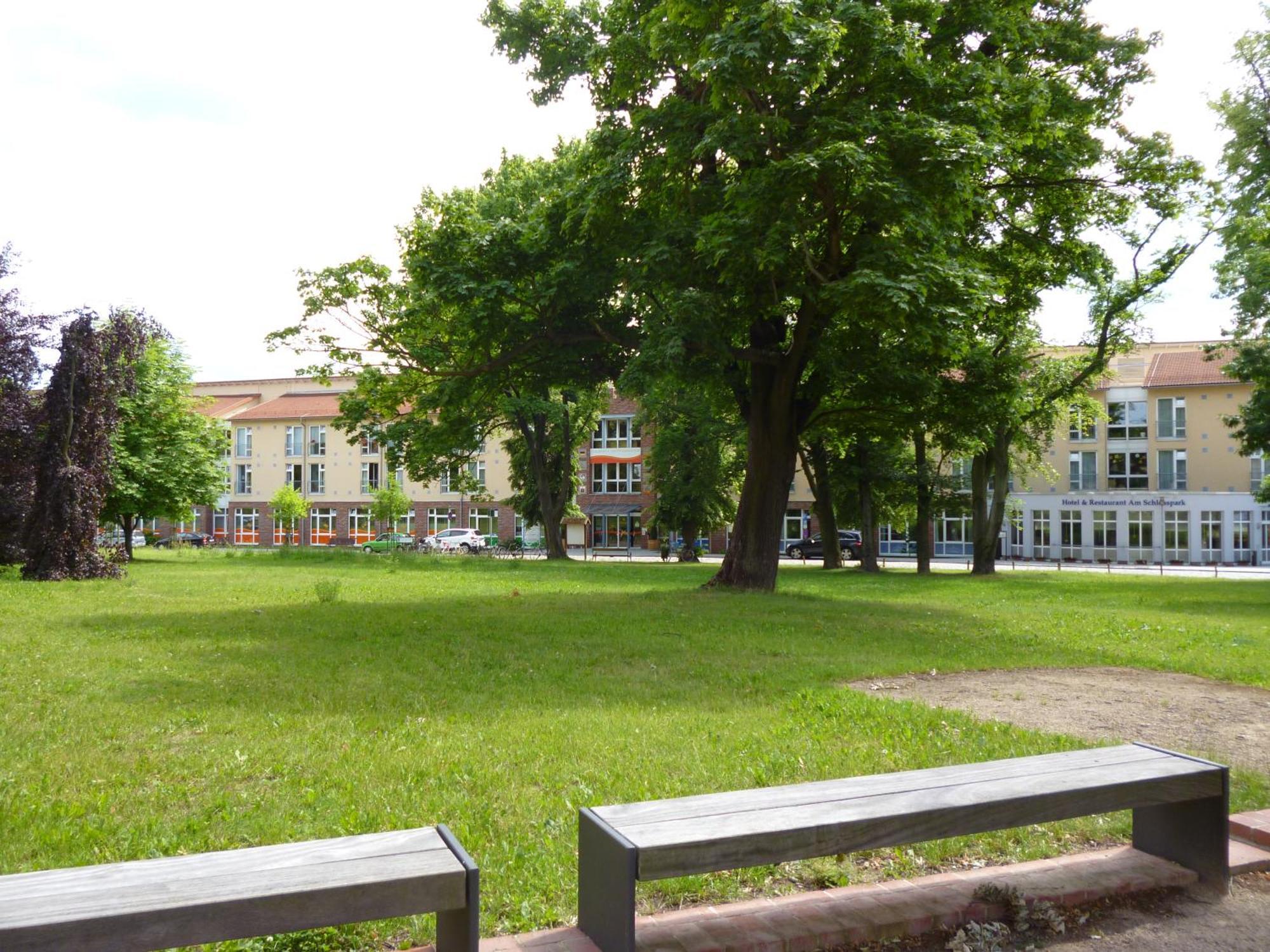 Hotel & Restaurant Am Schlosspark Dahme  外观 照片