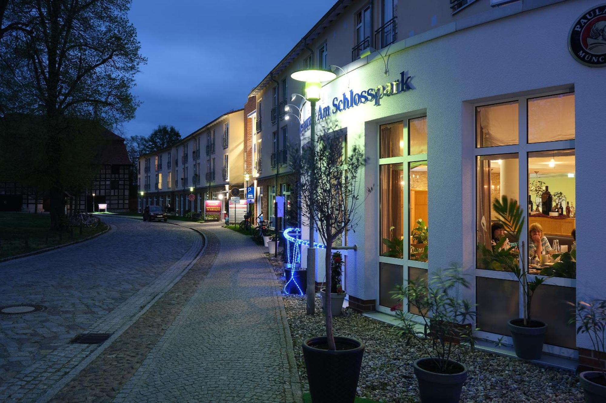 Hotel & Restaurant Am Schlosspark Dahme  外观 照片