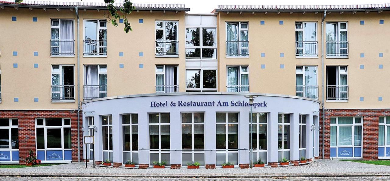 Hotel & Restaurant Am Schlosspark Dahme  外观 照片